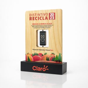 TROFEO RECICLAJE CLARO