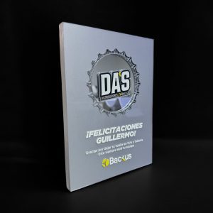 PLACA DE ACRILICO CON ESPEJO