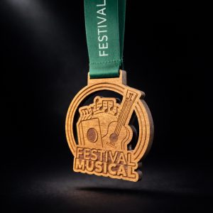 MEDALLA MADERA MUSICAL